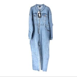 PRETTYLITTLETHING Women's PLUS LIGHT BLUE DENIM ZIP FRONT JUMPSUIT